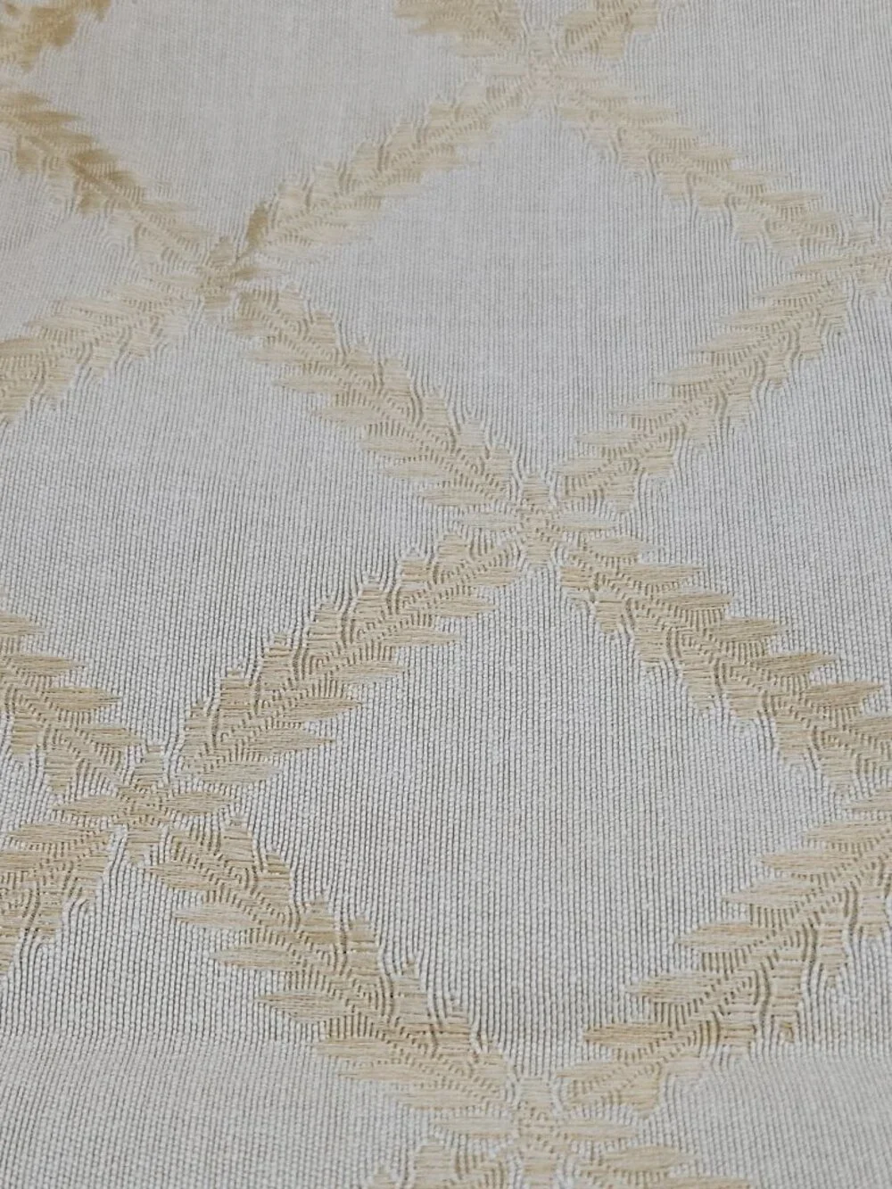 Lenox Laurel Leaf Gold Geometric Square Napkin Cotton/Polyester Reversible. (4)